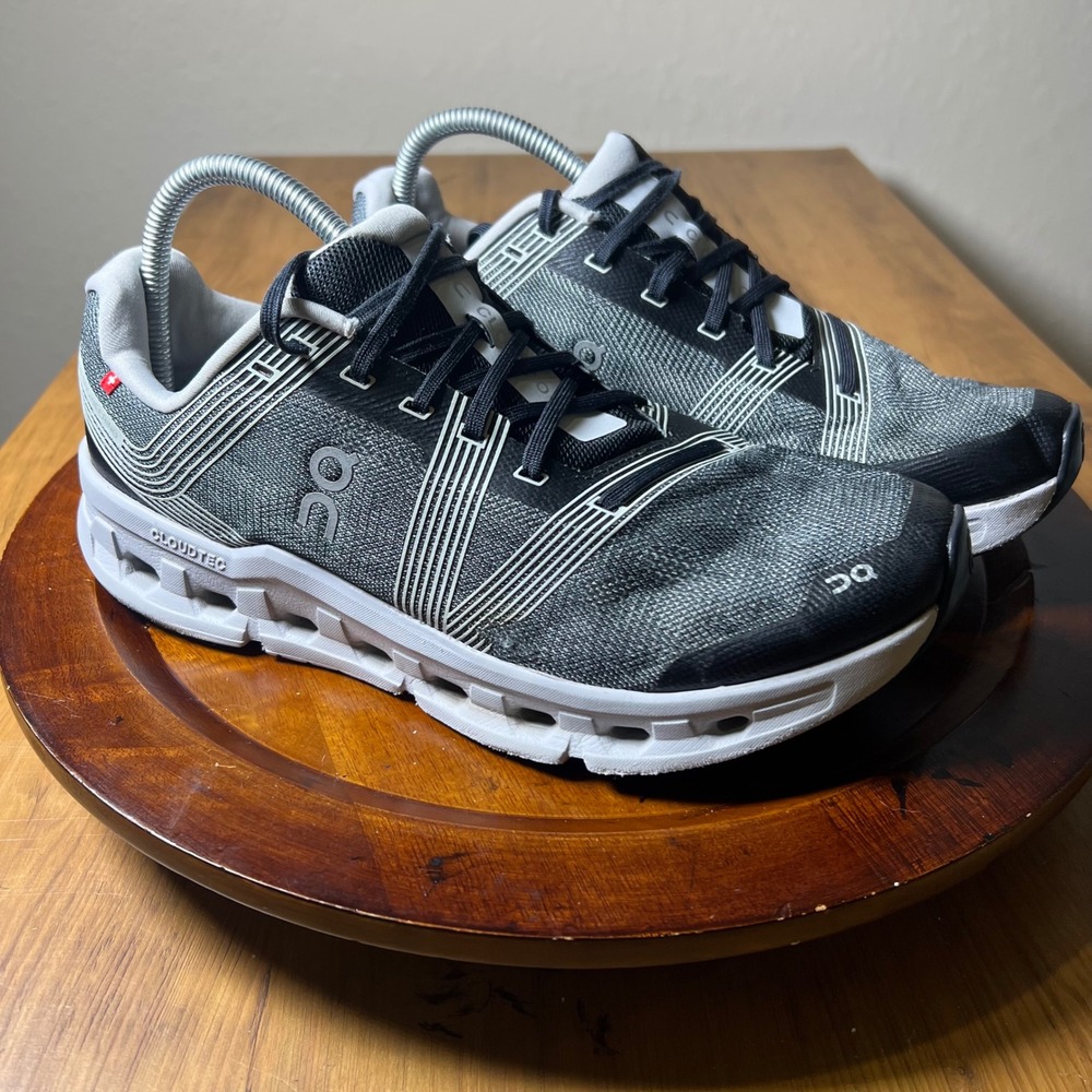 On Cloud Cloudgo Running Shoes Mens 10 Road Training Sneaker Black Thrashed
